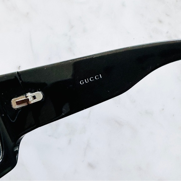 GUCCI Vintage Y2K Wrap-Around Sunglasses - Picture 11 of 15
